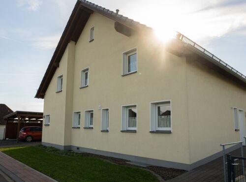 “Energieeffizientes, modernes Wohnen mit Komfort für Jung und Alt”